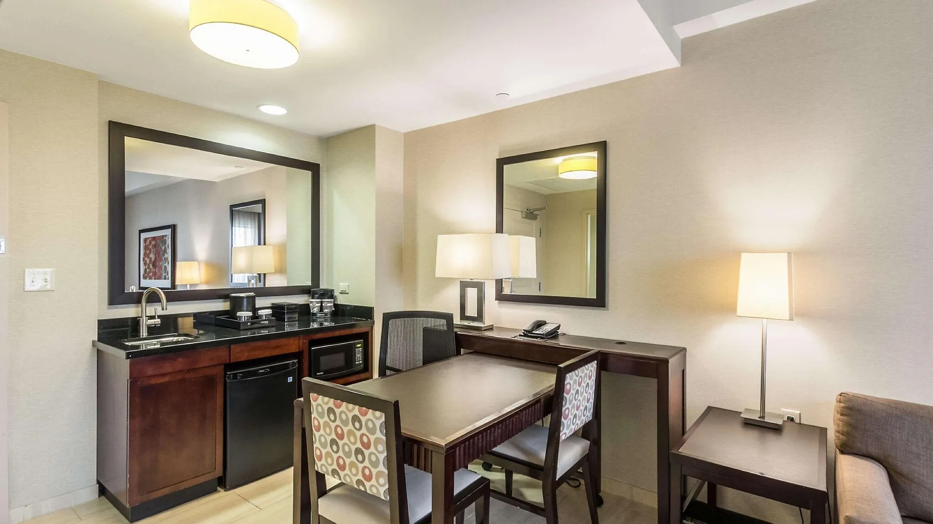 Embassy Suites By Hilton Newark Airport Elizabeth 4*,  Estados Unidos