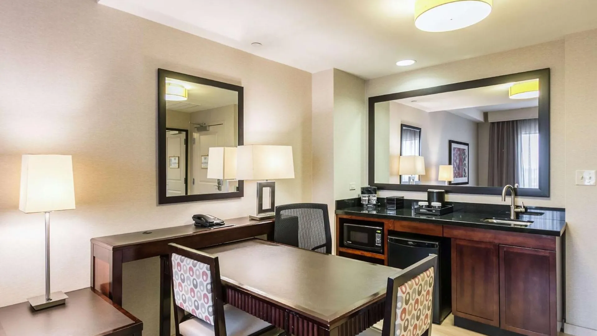 Hotel Embassy Suites By Hilton Newark Airport Elizabeth