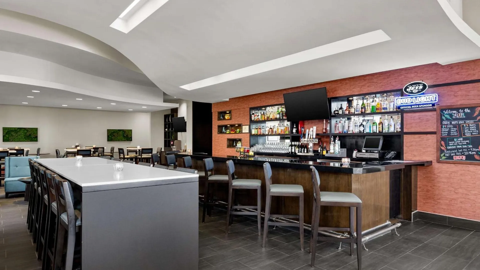 Hotel Embassy Suites By Hilton Newark Airport Elizabeth