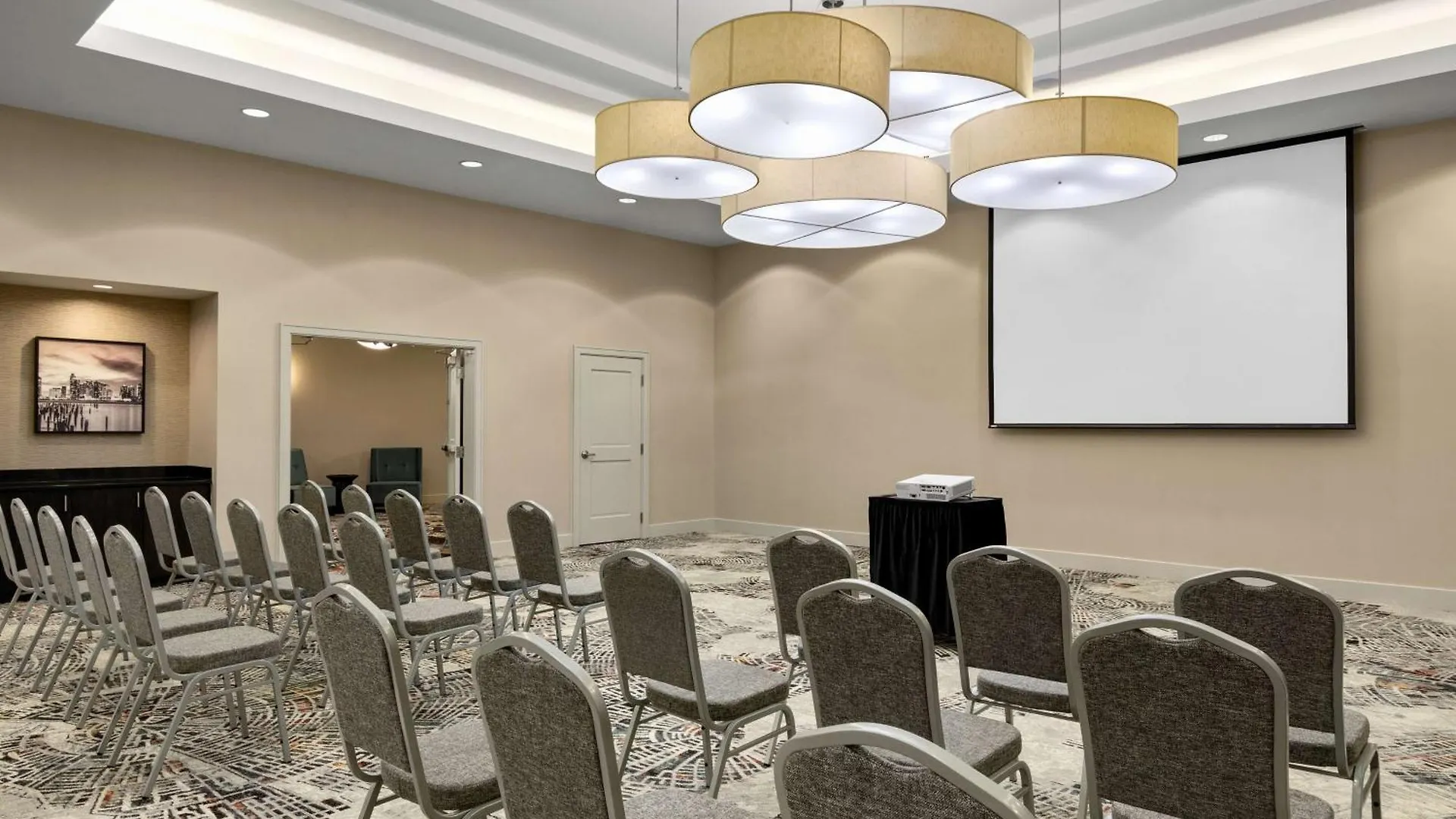 **** Hotel Embassy Suites By Hilton Newark Airport Elizabeth USA